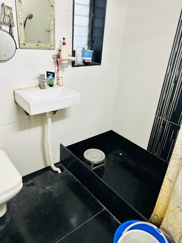Team Area in 2 BHK Apartment at Sagar Apartment Sion, Sion – for Sale