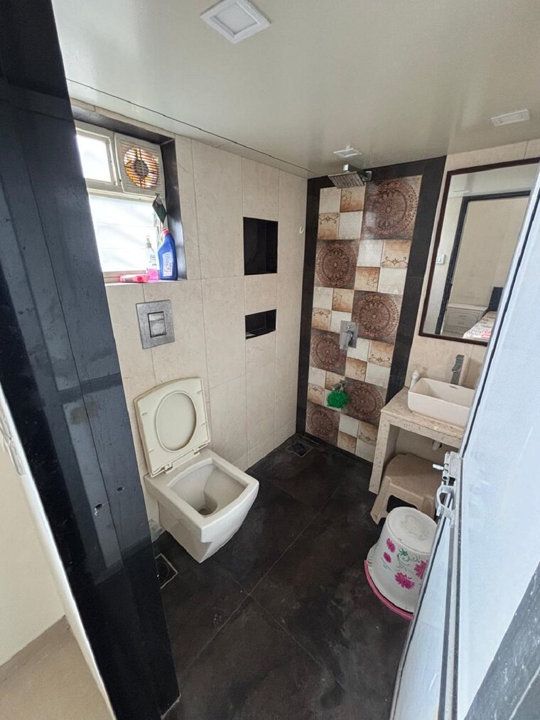 Bathroom, bandra west 2 Bedroom 750 Sq.Ft. Apartment In Bandra West Mumbai 9228004