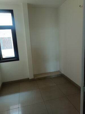 Room in 2 BHK Independent House at Wave Prime Floors, Wave City – for Rent