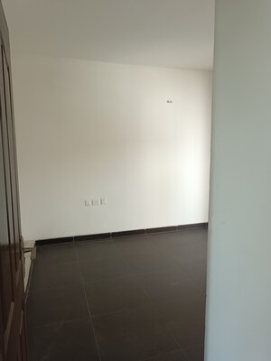 Room in 2 BHK Independent House at Wave Prime Floors, Wave City – for Rent