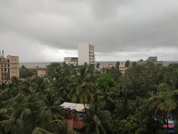  2 BHK Apartment at Bandra West – for Rent