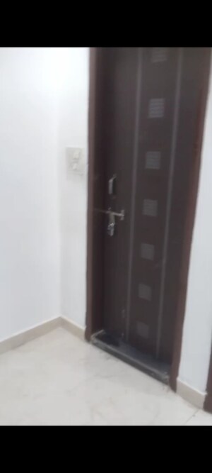 Building Lobby in 1 BHK Builder Floor at Pitampura – for Rent