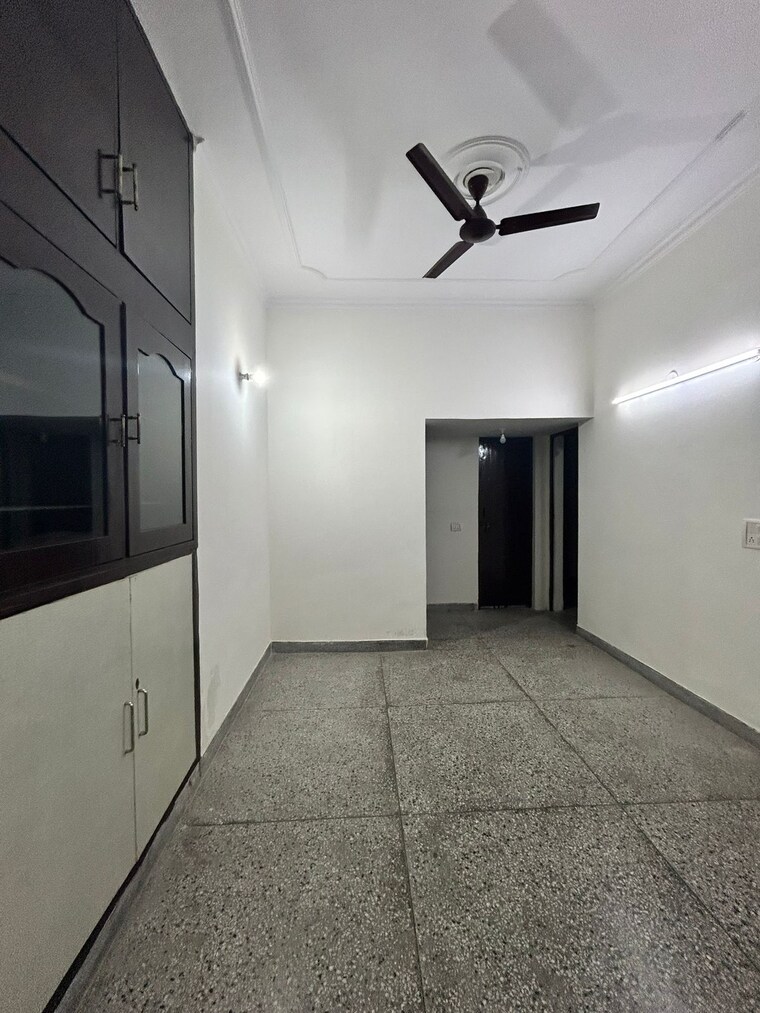 Room, palam vihar 3 Bedroom 66 Sq.Yd. Independent House In Palam Vihar Gurgaon 9228060