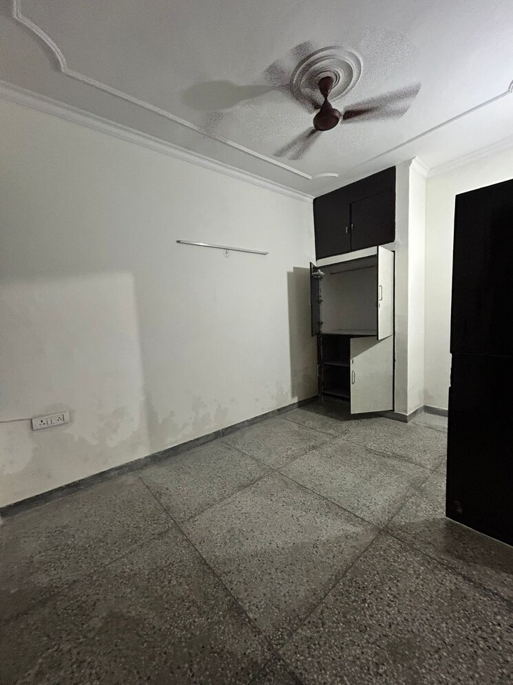 Room, palam vihar 3 Bedroom 66 Sq.Yd. Independent House In Palam Vihar Gurgaon 9228060