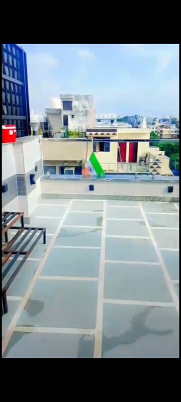 Team Area in 1 RK Builder Floor at Shalimar Bagh – for Rent