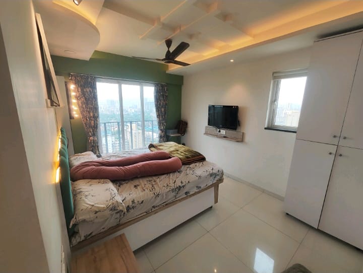 2 BHK + Pooja Room 665 Sq.Ft. Apartment in Rustomjee Urbania Aurelia