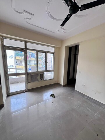 Room in 3 BHK Apartment at Samindia Clement City, Sain Vihar – for Rent