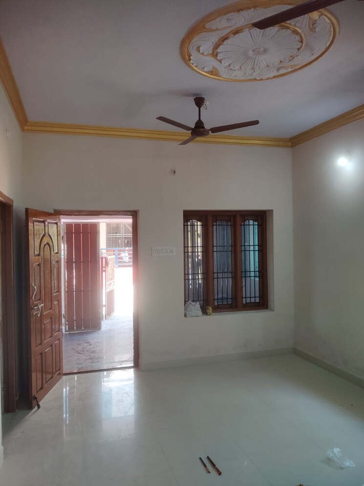 Room, irumbuliyur 5 Bedroom 2500 Sq.Ft. Independent House In Irumbuliyur Chennai 9228126