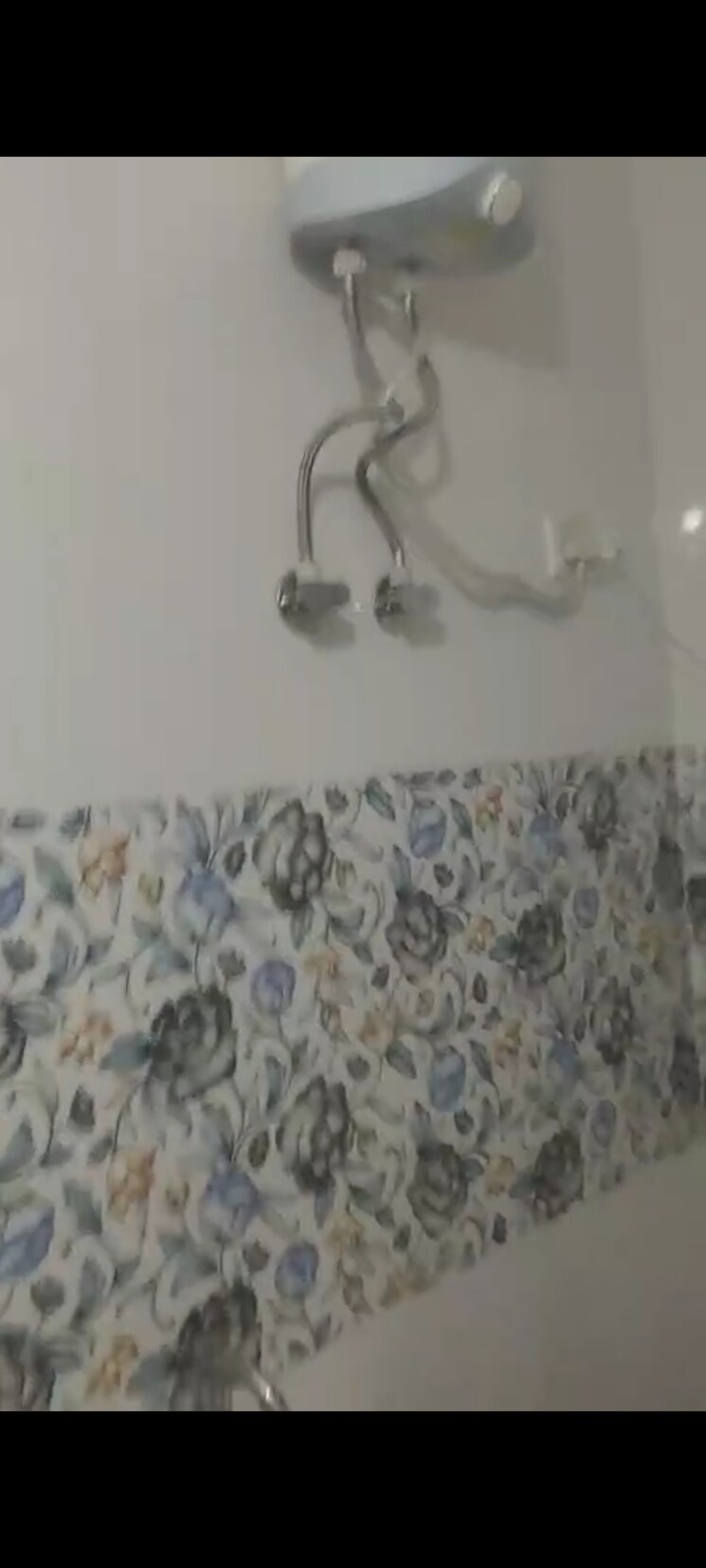 Bathroom, pitampura 2 Bedroom 900 Sq.Ft. Builder Floor In Pitampura Delhi 9228172