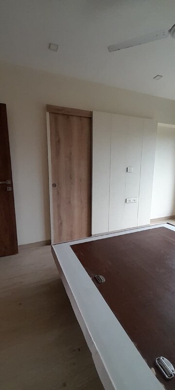 Room in 2 BHK Apartment at Juhu – for Rent