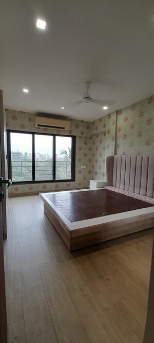 Bedroom in 2 BHK Apartment at Juhu – for Rent