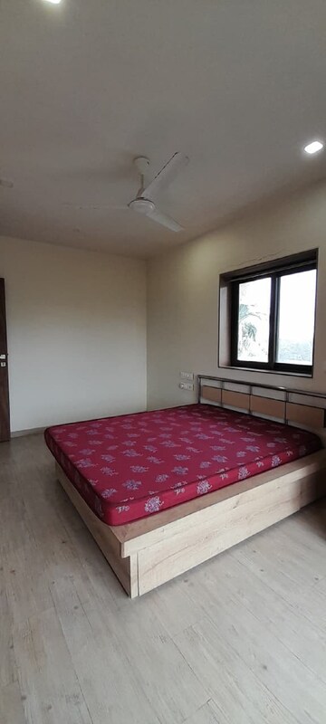 Bedroom in 2 BHK Apartment at Juhu – for Rent
