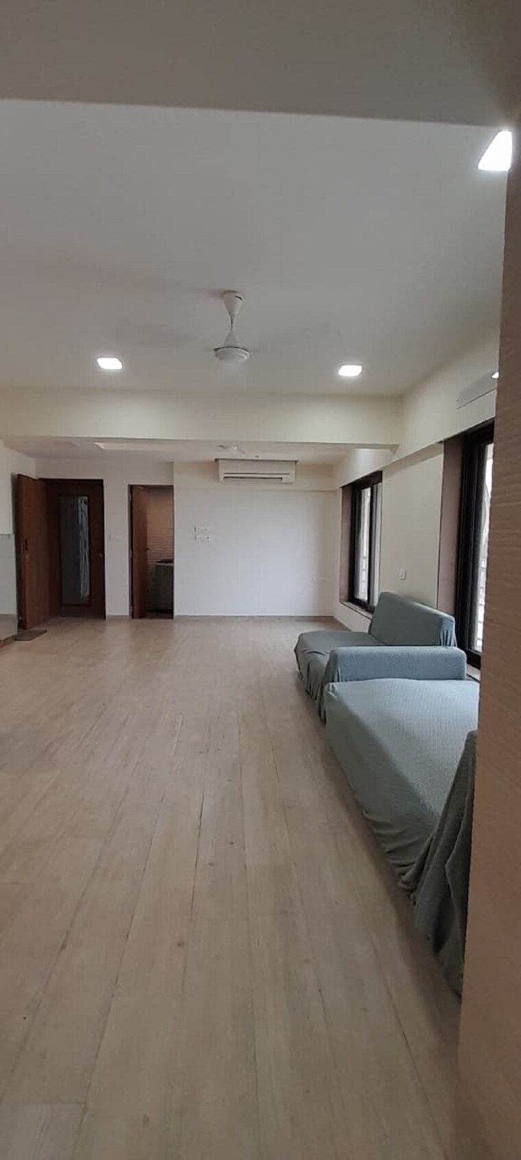 Room, juhu 2 Bedroom 750 Sq.Ft. Apartment In Juhu Mumbai 9228192