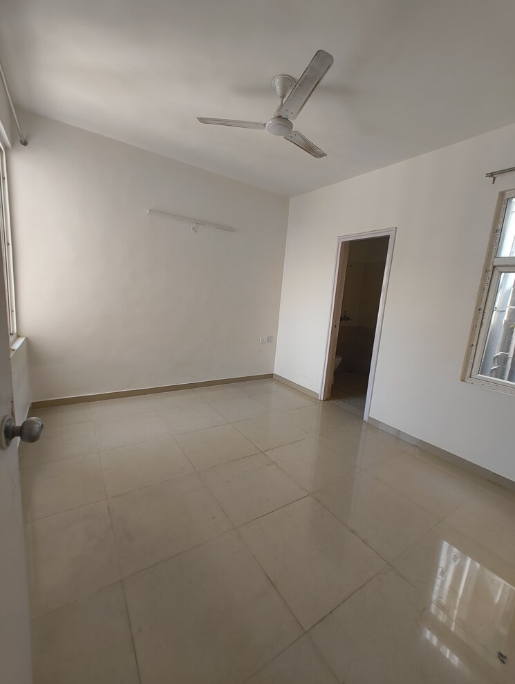 Room, shree-vardhman-green-court 2 Bedroom 690 Sq.Ft. Apartment In Sector 90 Gurgaon 9228246