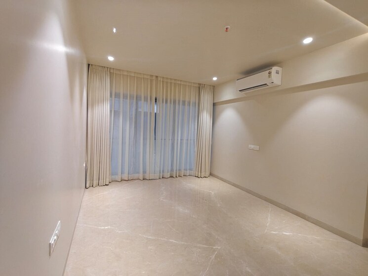 Room, khar west 3 Bedroom 1200 Sq.Ft. Apartment In Khar West Mumbai 9228252