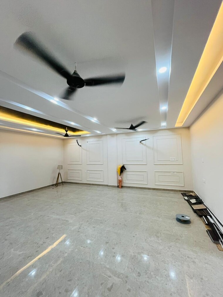 Living Room, parklands 3 Bedroom 250 Sq.Yd. Builder Floor In Sector 85 Faridabad 9228330