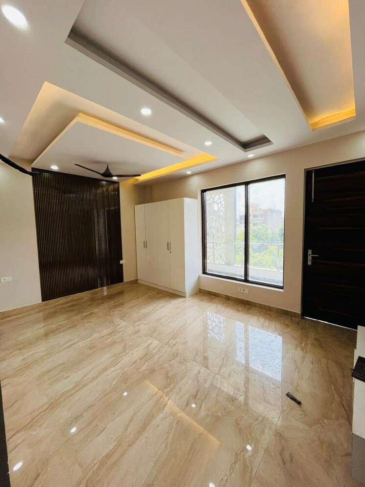 Bedroom, parklands 3 Bedroom 250 Sq.Yd. Builder Floor In Sector 85 Faridabad 9228330