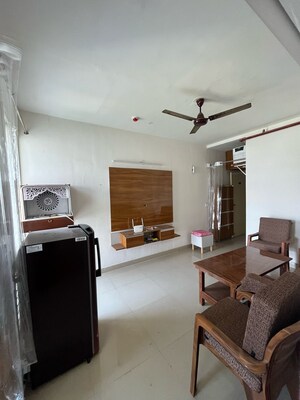 2 BHK Apartment For Rent in Zara Rossa, Sector 112