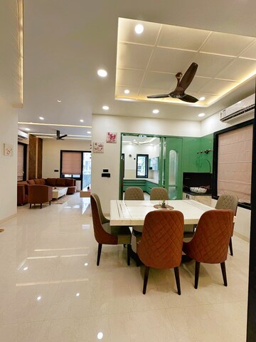 Team Area in 5 BHK Independent House at Jagdamba Nagar – for Sale