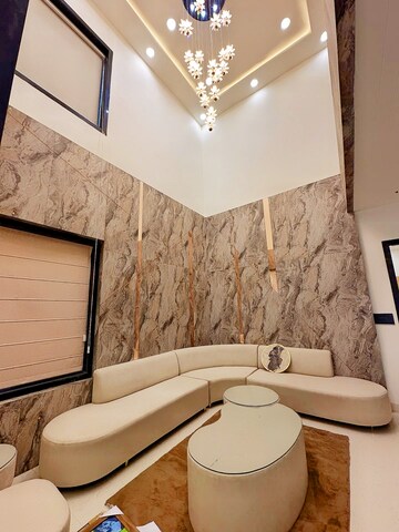 Furnished Amenities in 5 BHK Independent House at Jagdamba Nagar – for Sale