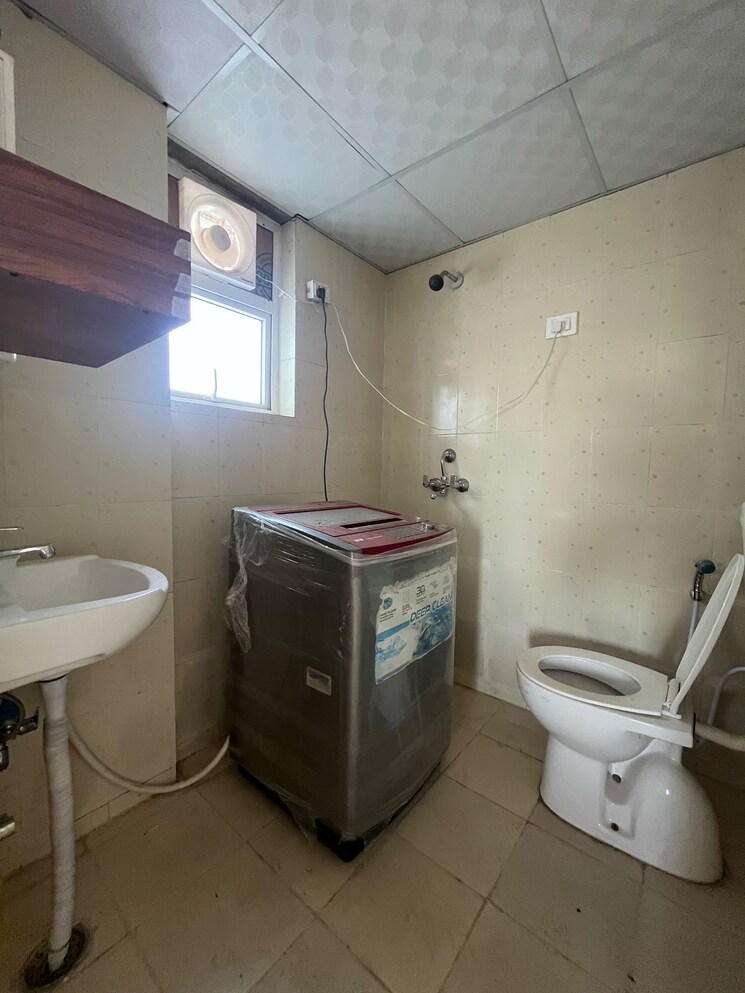 Bathroom, zara-rossa 2 Bedroom 900 Sq.Ft. Apartment In Sector 112 Gurgaon 9228379