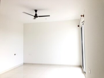 Room in 2 BHK Apartment at Purva Palm Beach, Hennur Road – for Rent