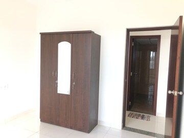 Room in 2 BHK Apartment at Purva Palm Beach, Hennur Road – for Rent
