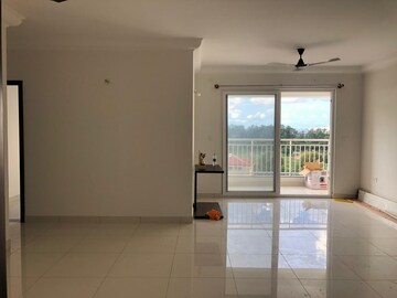 Room in 2 BHK Apartment at Purva Palm Beach, Hennur Road – for Rent