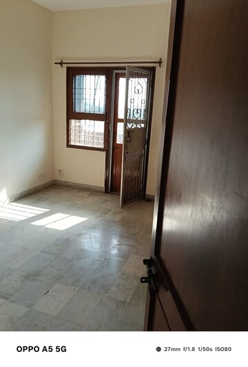 Room in 3 BHK Apartment at DPS Housing Society, Sector 51 – for Rent