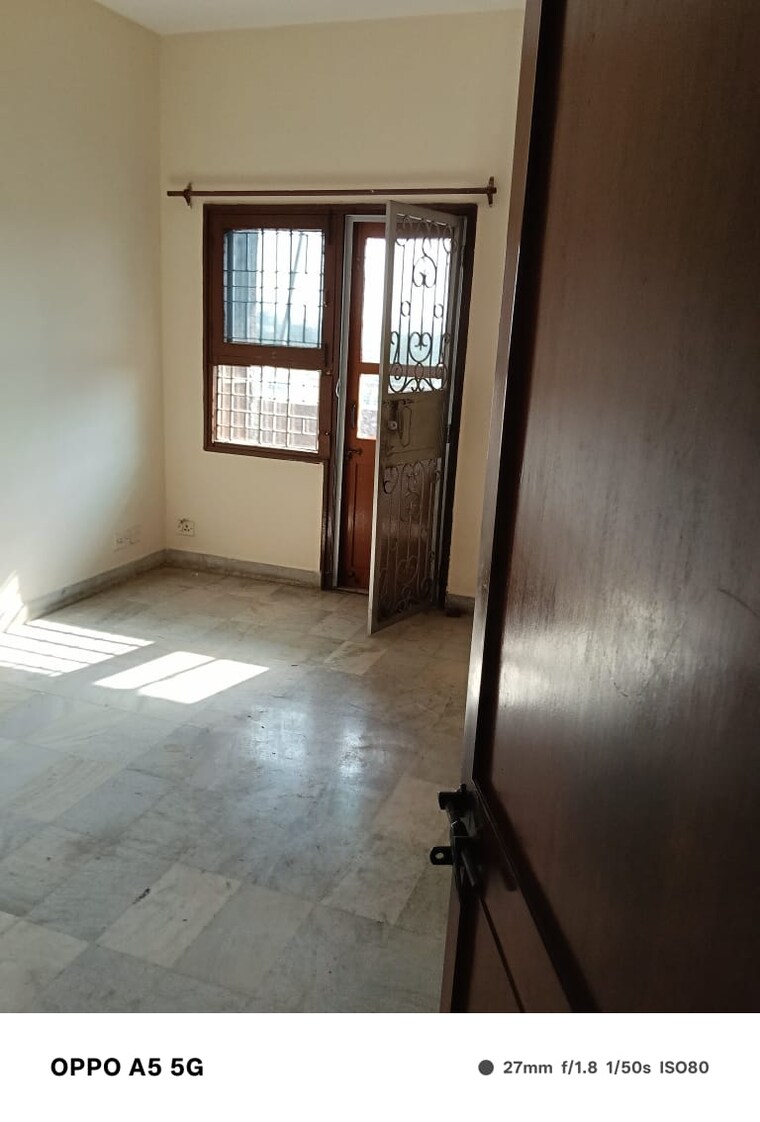 Room, dps-housing-society 3 Bedroom 1600 Sq.Ft. Apartment In Sector 51 Noida 9228373