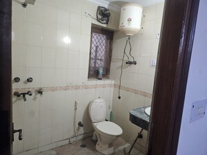 Bathroom in 1 BHK Villa at Sector 41 – for Rent