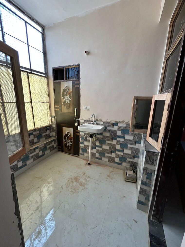 Balcony, palam vihar 1 Bedroom 585 Sq.Ft. Independent House In Palam Vihar Gurgaon 9228397