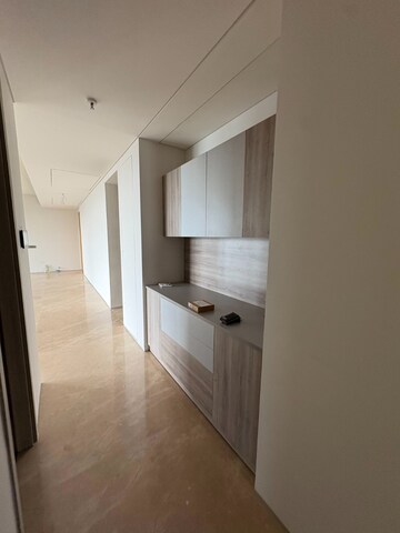 Room in 4 BHK Apartment at Rustomjee Seasons Bandra East, Bandra East – for Rent