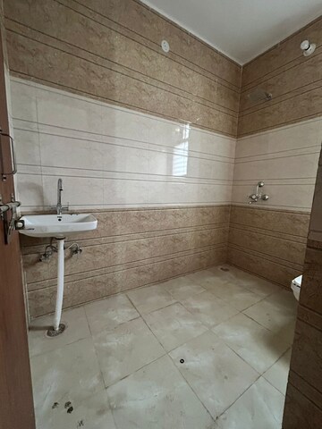 Bathroom in 1 BHK Independent House at Sector 23a – for Rent