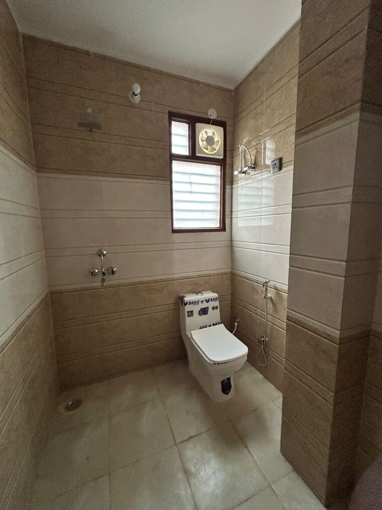 Bathroom, sector 23a 1 Bedroom 585 Sq.Ft. Independent House In Sector 23a Gurgaon 9228471