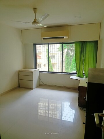 Bedroom in 3 BHK Apartment at Bandra West – for Rent
