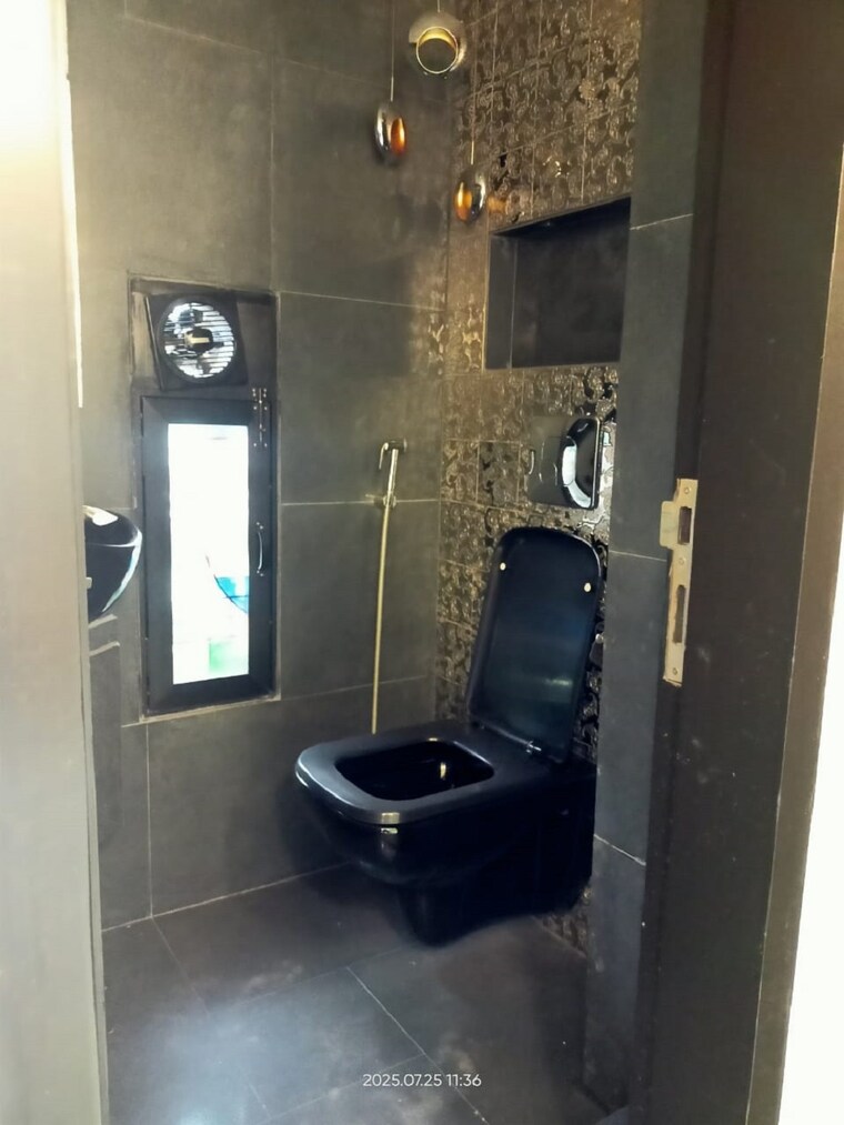 Bathroom, bandra west 3 Bedroom 1200 Sq.Ft. Apartment In Bandra West Mumbai 9228536