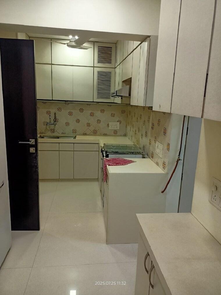 Kitchen, bandra west 3 Bedroom 1200 Sq.Ft. Apartment In Bandra West Mumbai 9228536