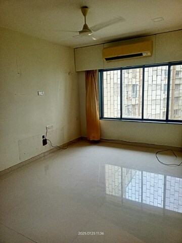 Room in 3 BHK Apartment at Bandra West – for Rent
