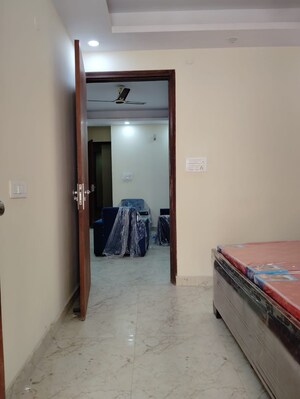 Room in 2 BHK Builder Floor at Saket – for Rent