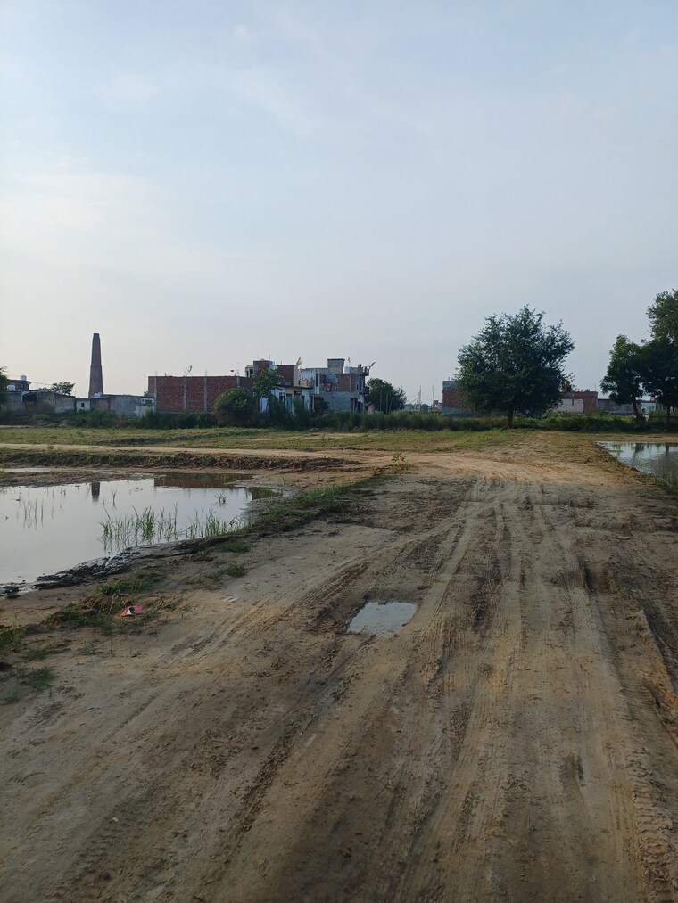 Garden, bhopani  72 Sq.Yd. Plot In Bhopani Faridabad 9228558