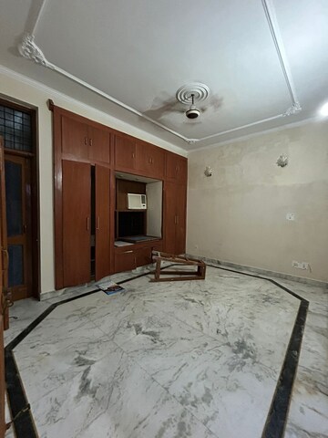 Room in 2 BHK Independent House at Sector 23a – for Rent