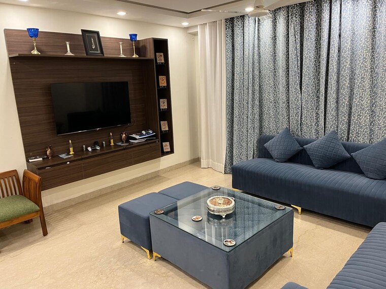 Living Room, south extension ii 3 Bedroom 250 Sq.Yd. Builder Floor In South Extension ii Delhi 9228572