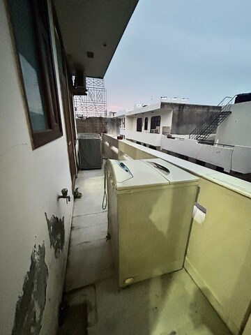 Team Area in 2 BHK Independent House at Sector 23 – for Rent