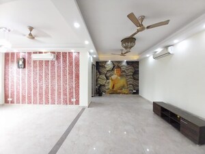 Living Room in 5 BHK Builder Floor at Vipul World Floors, Sector 48 – for Rent