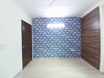 Room in 5 BHK Builder Floor at Vipul World Floors, Sector 48 – for Rent