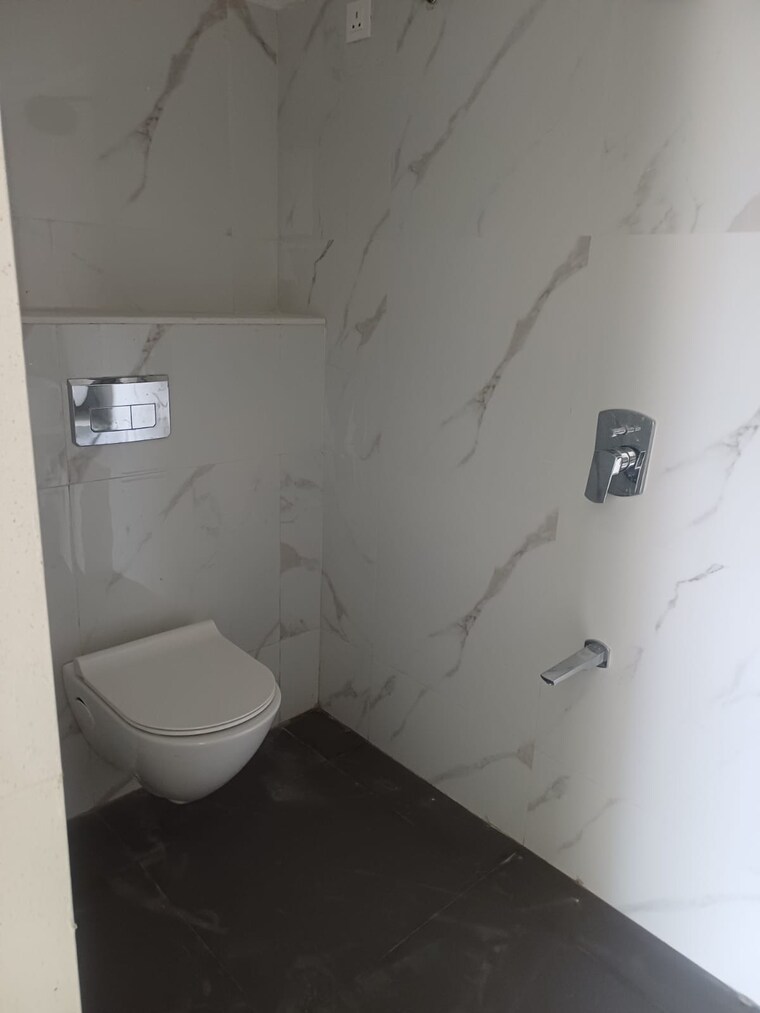 Bathroom, lower parel west 2 Bedroom 750 Sq.Ft. Apartment In Lower Parel West Mumbai 9228662