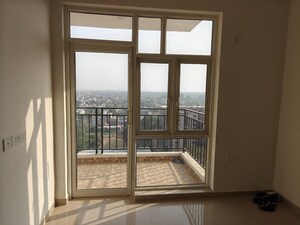Room in 2 BHK Apartment at Rishita Manhattan, Gomti Nagar – for Rent