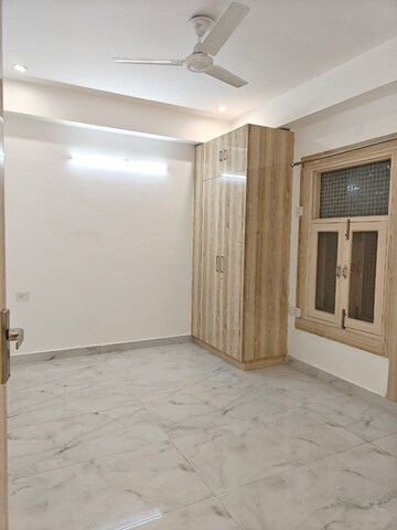 Room in 2 BHK Builder Floor at Neb Sarai – for Rent