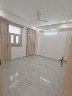 Room in 2 BHK Builder Floor at Neb Sarai – for Rent
